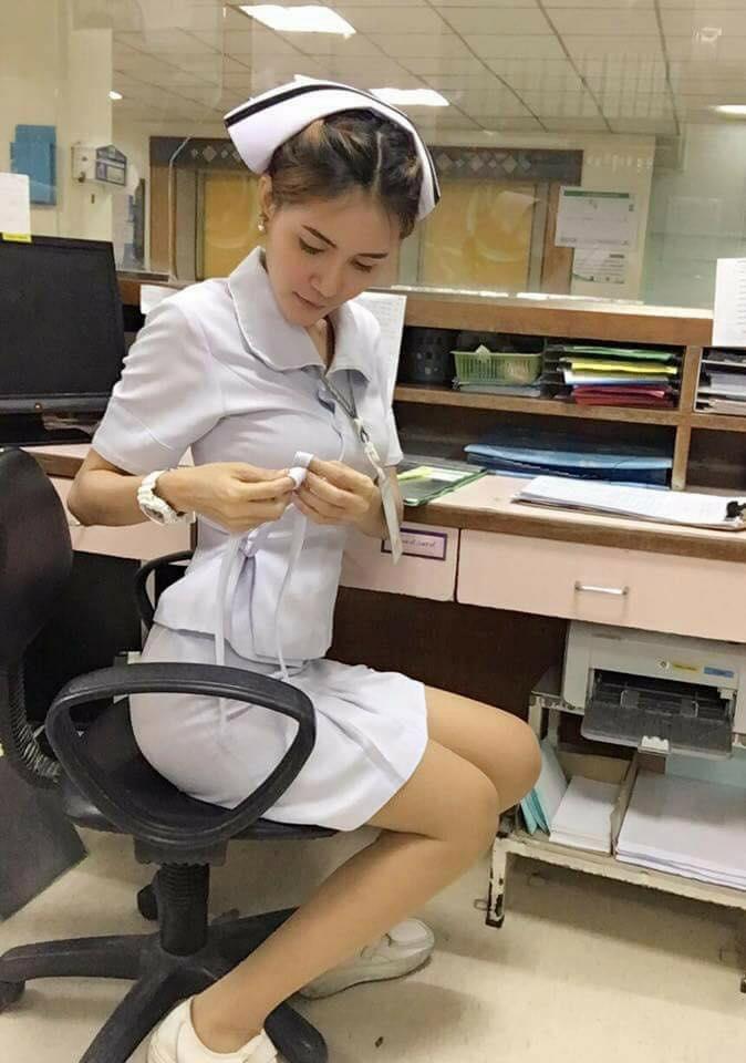 女护士因制服太性感被迫辞职，护士制服 来看看她都穿了什么